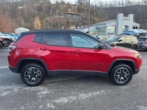 2025 Jeep Compass Trailhawk