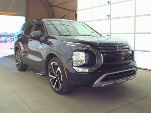 2023 Mitsubishi Outlander PHEV SE