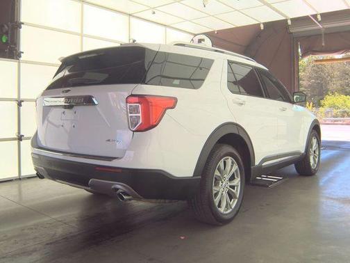 Oxford White 2023 Ford Explorer Limited