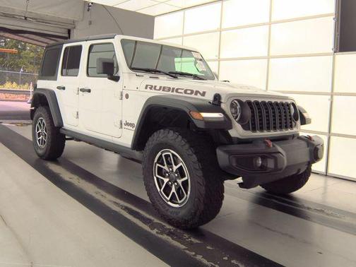 Bright White Clearcoat 2025 Jeep Wrangler Rubicon