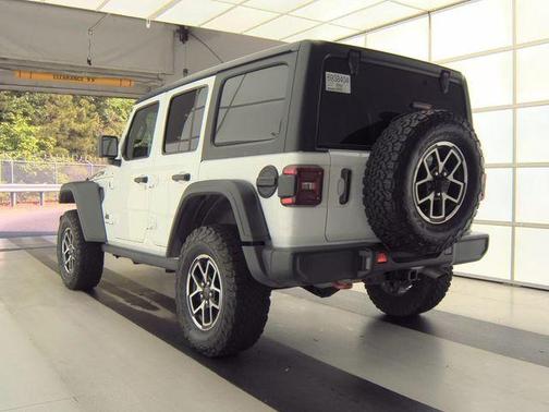 Bright White Clearcoat 2025 Jeep Wrangler Rubicon