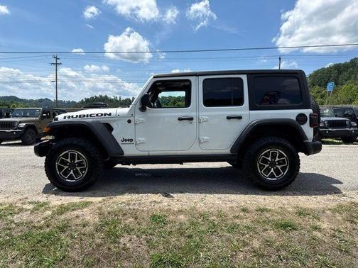 Bright White Clearcoat 2025 Jeep Wrangler Rubicon