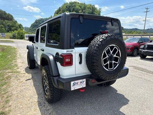 Bright White Clearcoat 2025 Jeep Wrangler Rubicon