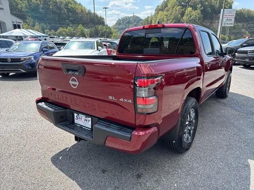 2024 Nissan Frontier SL