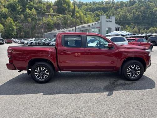 2024 Nissan Frontier SL