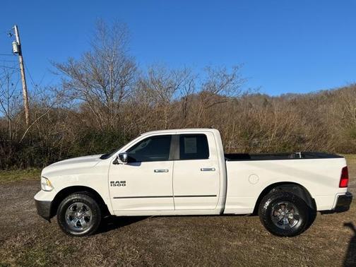 2016 RAM 1500 SLT
