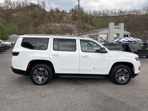 Bright White Clearcoat 2024 Jeep Wagoneer Series II