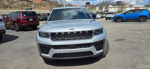 Silver Zynith 2026 Jeep Grand Cherokee Laredo