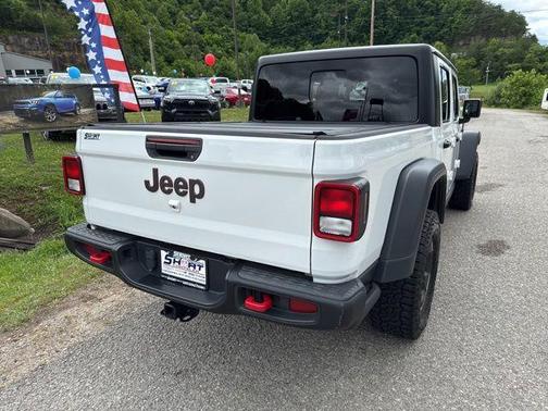 Bright White Clearcoat 2023 Jeep Gladiator Rubicon