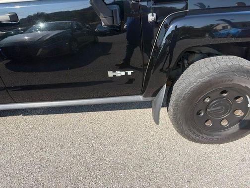 Black 2010 Hummer H3T Base