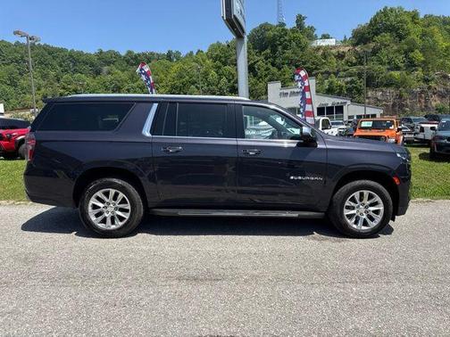 Dark Ash Metallic 2022 Chevrolet Suburban Premier