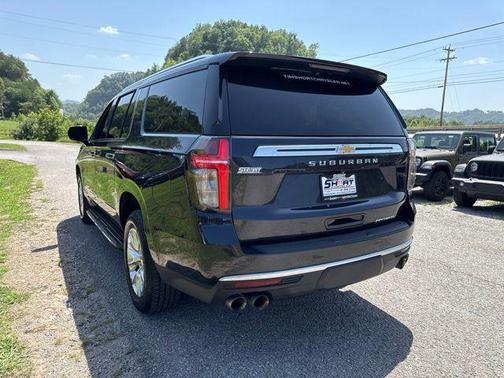 Dark Ash Metallic 2022 Chevrolet Suburban Premier