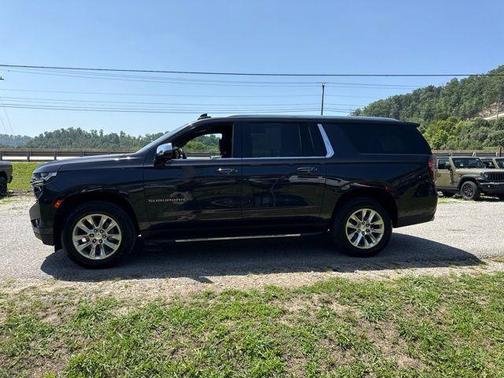 Dark Ash Metallic 2022 Chevrolet Suburban Premier