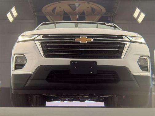Summit White 2023 Chevrolet Traverse LT Leather
