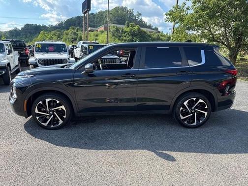 2022 Mitsubishi Outlander SE