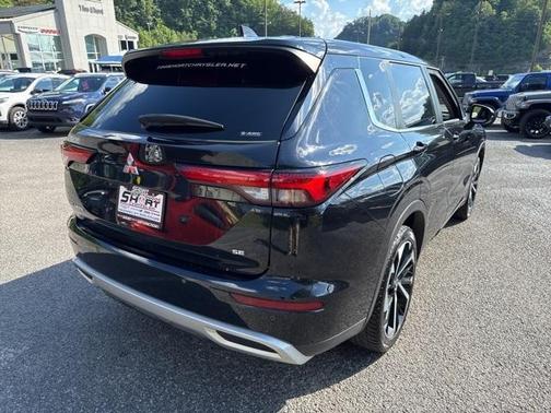 2022 Mitsubishi Outlander SE