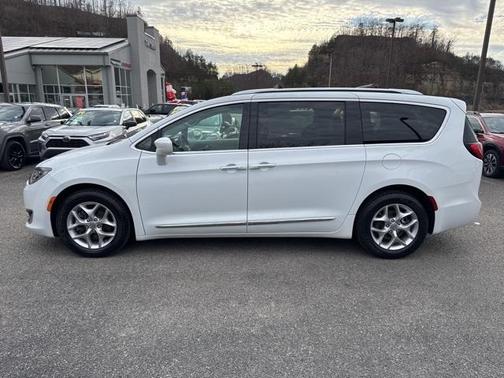 2019 Chrysler Pacifica Touring-L Plus