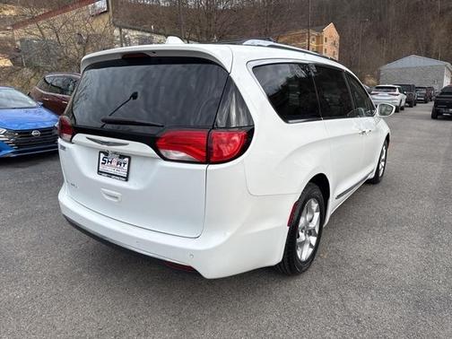 2019 Chrysler Pacifica Touring-L Plus