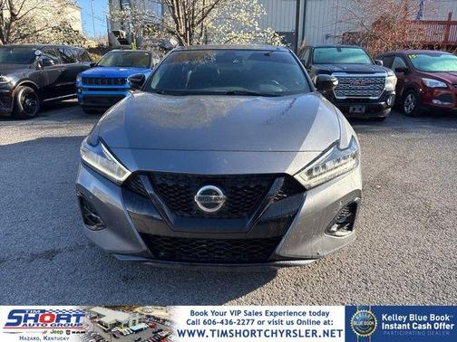 2022 Nissan Maxima SR