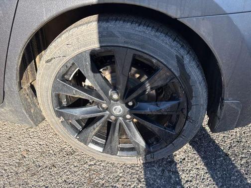 2022 Nissan Maxima SR