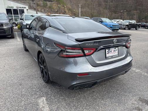 2022 Nissan Maxima SR
