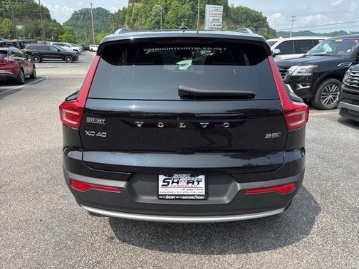 2024 Volvo XC40 B5 Core