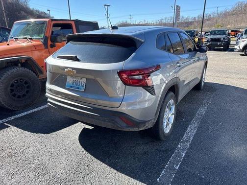 2025 Chevrolet Trax LS
