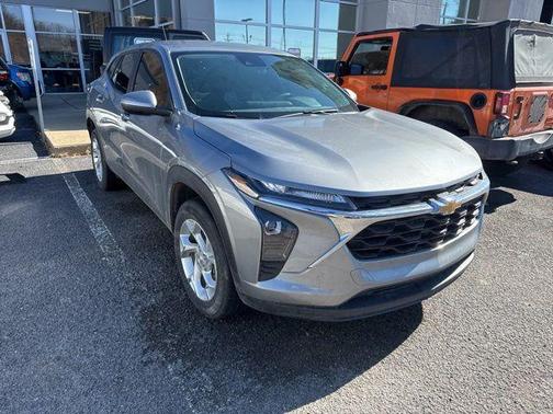 2025 Chevrolet Trax LS