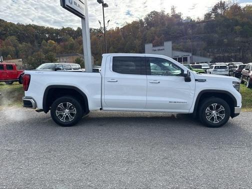 2025 GMC Sierra 1500 SLT