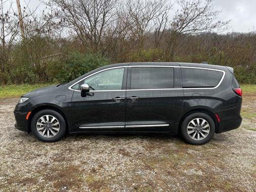 2023 Chrysler Pacifica Hybrid Limited