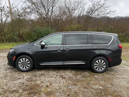 2023 Chrysler Pacifica Hybrid Limited