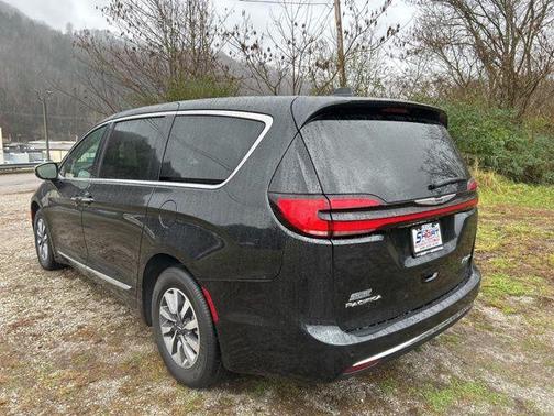 2023 Chrysler Pacifica Hybrid Limited