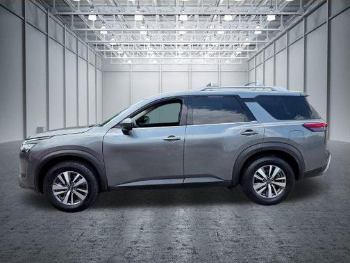 Gun Metallic 2022 Nissan Pathfinder SL