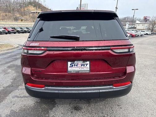 Velvet Red Pearlcoat 2026 Jeep Grand Cherokee Laredo
