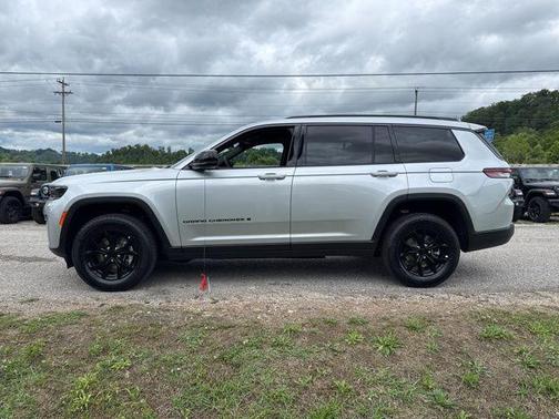 Silver Zynith 2026 Jeep Grand Cherokee L Laredo
