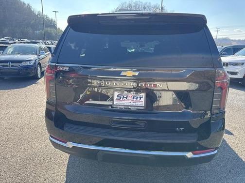 2025 Chevrolet Suburban LT