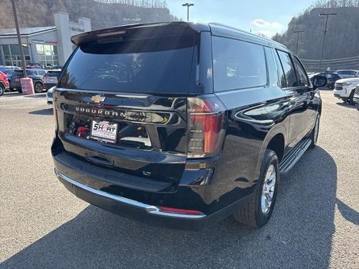 2025 Chevrolet Suburban LT