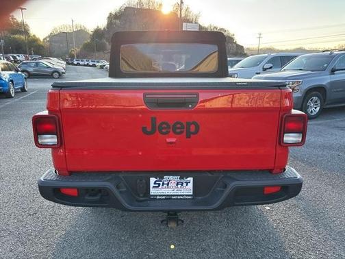 2024 Jeep Gladiator Sport