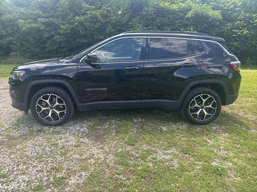 Diamond Black 2025 Jeep Compass Limited
