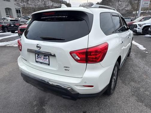 2019 Nissan Pathfinder SV