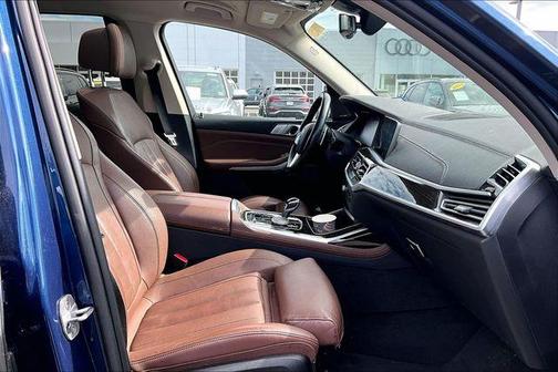 Phytonic Blue Metallic 2019 BMW X7 xDrive40i