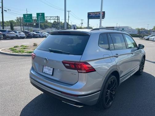 2021 Volkswagen Tiguan 2.0T SE R-Line Black