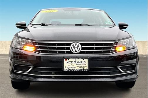 2017 Volkswagen Passat 1.8T SE