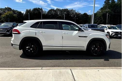 2023 Volkswagen Atlas Cross Sport 3.6 V6 SEL R-Line Black