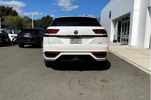 2023 Volkswagen Atlas Cross Sport 3.6 V6 SEL R-Line Black