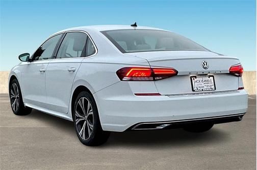 2022 Volkswagen Passat 2.0T SE