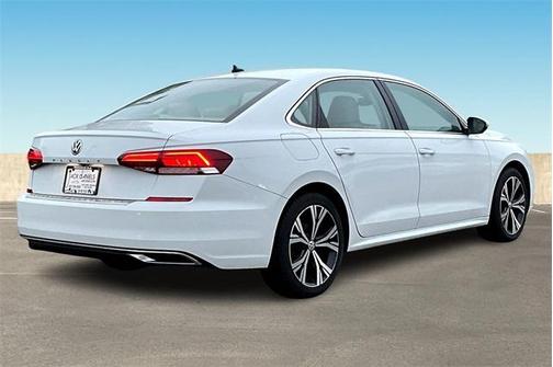 2022 Volkswagen Passat 2.0T SE