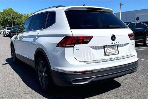 Pure White 2024 Volkswagen Tiguan 2.0T SE
