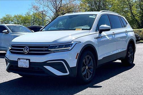 Pure White 2024 Volkswagen Tiguan 2.0T SE