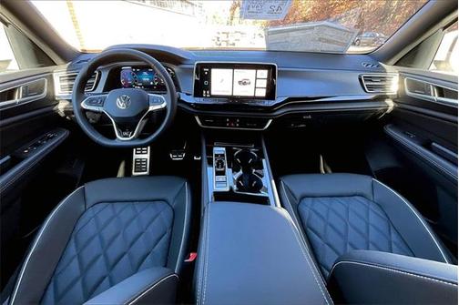 2025 Volkswagen Atlas Cross Sport 2.0T SEL Premium R-Line